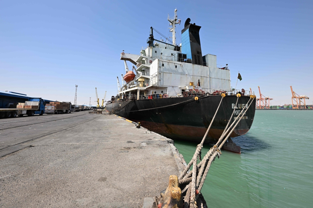 Inactive laborers and vacant docks: Hormuz blockade impacts Iraq’s Basra oil center. Inactive laborers and vacant docks: Hormuz blockade impacts Iraq’s Basra oil center.