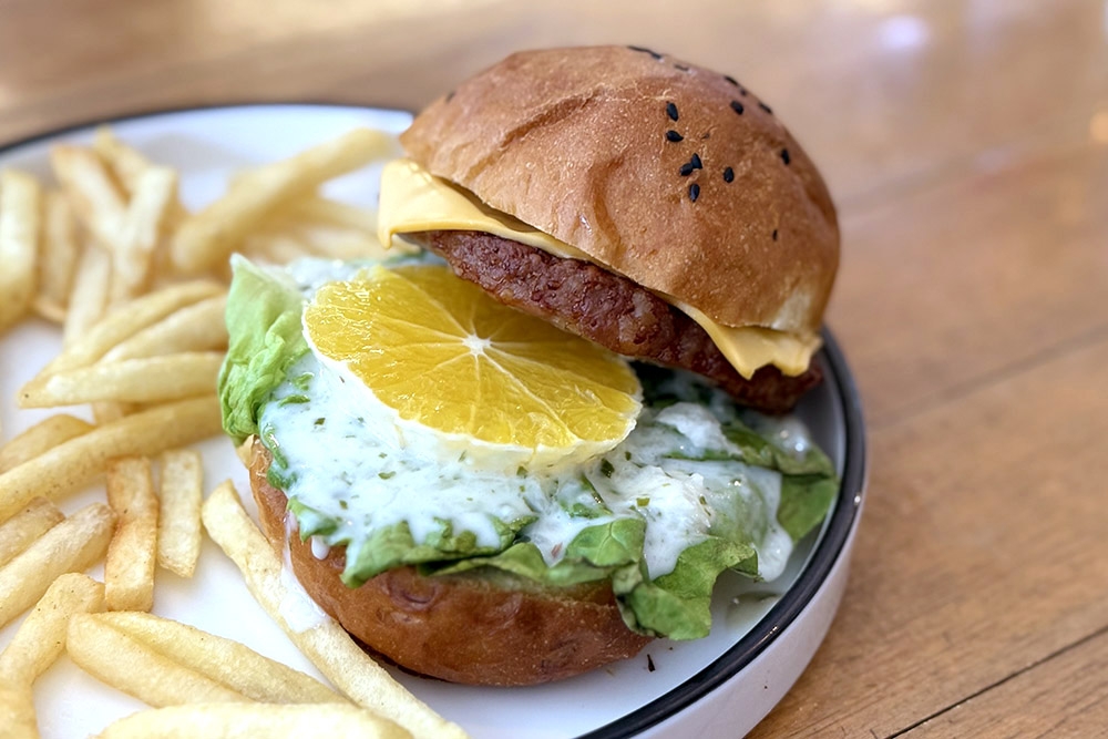 Aloha Burger. — Picture by CK Lim