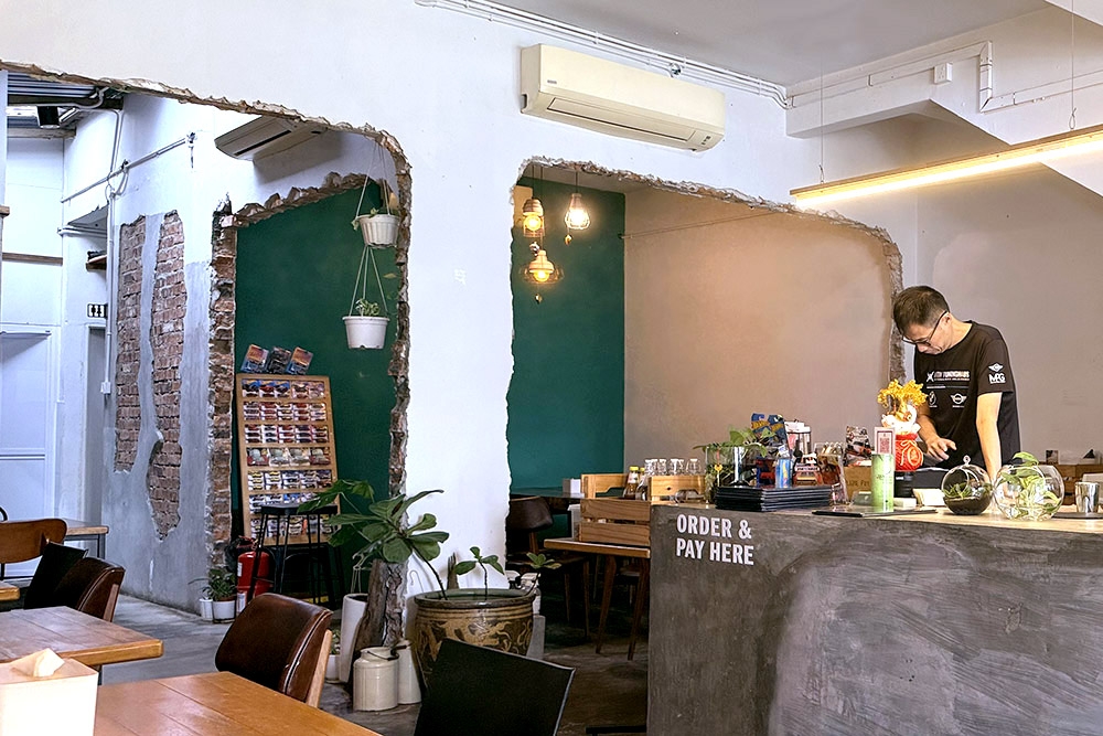 The Willow is a cosy café in Happy Garden offering a fuss-free fusion fare and local favourites. — Picture by CK Lim
