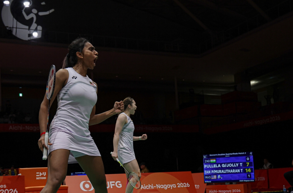 Malaysia’s women’s doubles pair Pearly Tan and M. Thinaah in action against India in the quarter-finals of the Aichi-Nagoya 2026 Asian Games at Ichinomiya City Municipal Gymnasium in Nagoya, September 27, 2026. — Bernama pic
