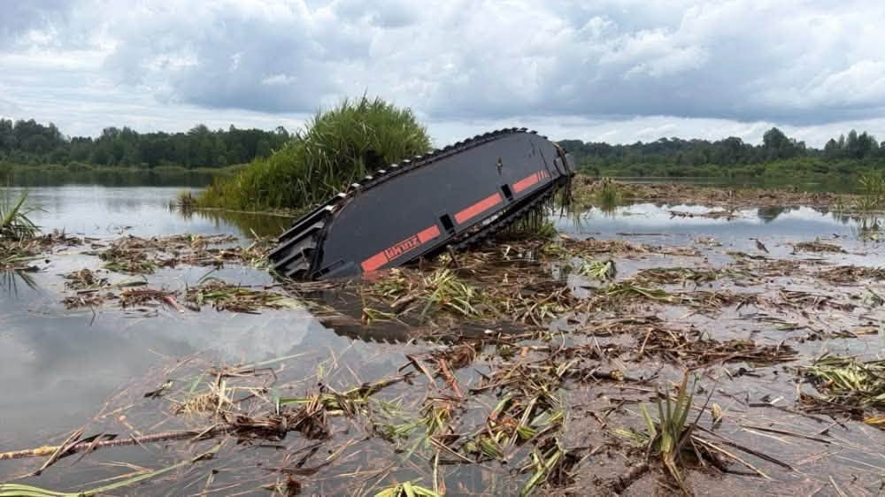 Police confirm excavator operator drowned after machine overturned during Tasik Bera cleaning work