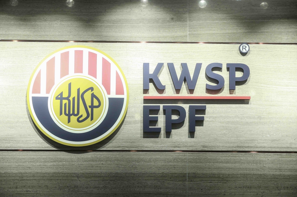 Currently in Malaysia, the law requires Malaysian employees below age 60 to contribute 11 per cent of their salary into their EPF retirement savings, while employers will have to contribute 13 per cent of the salary (if the employee’s salary is below RM5,000) or 12 per cent (if above RM5,000). — Picture by Sayuti Zainudin