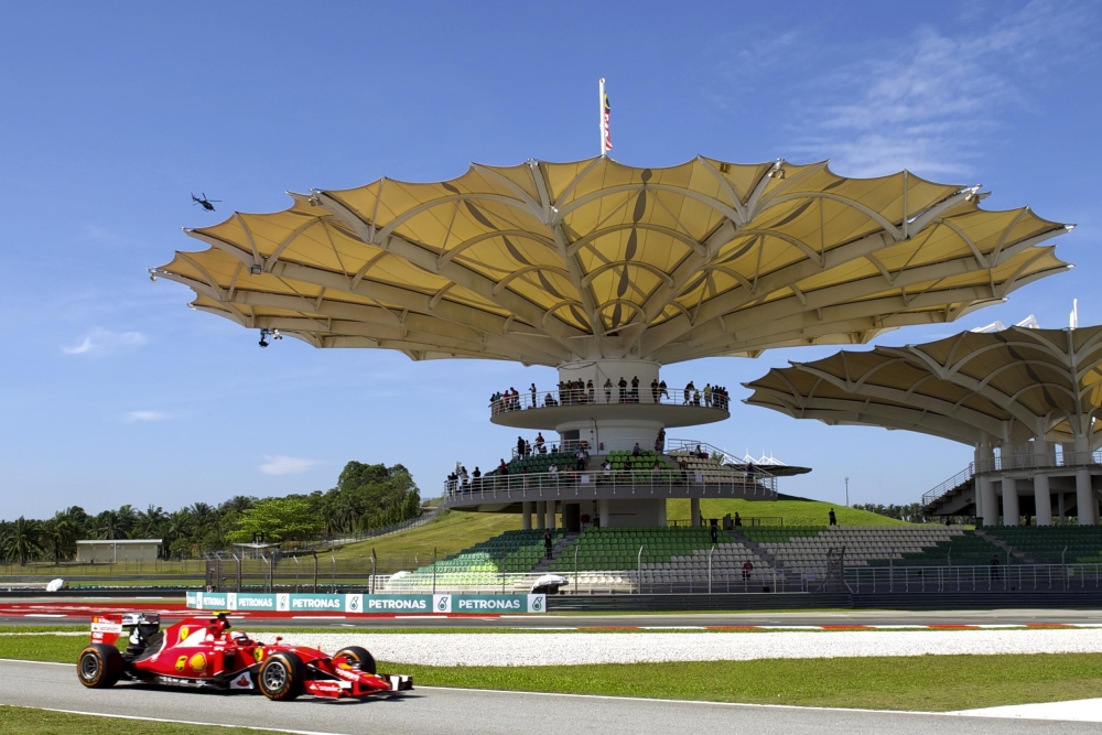 Watching the F1 in Sepang this weekend? KLIA urges visitors to ditch cars, use public transport