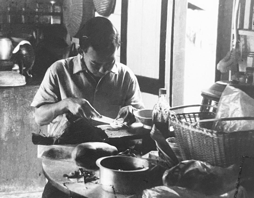 Sarawakian statesman Datuk Song Swee Guan was known to be a good cook by family members. — The Borneo Post pic