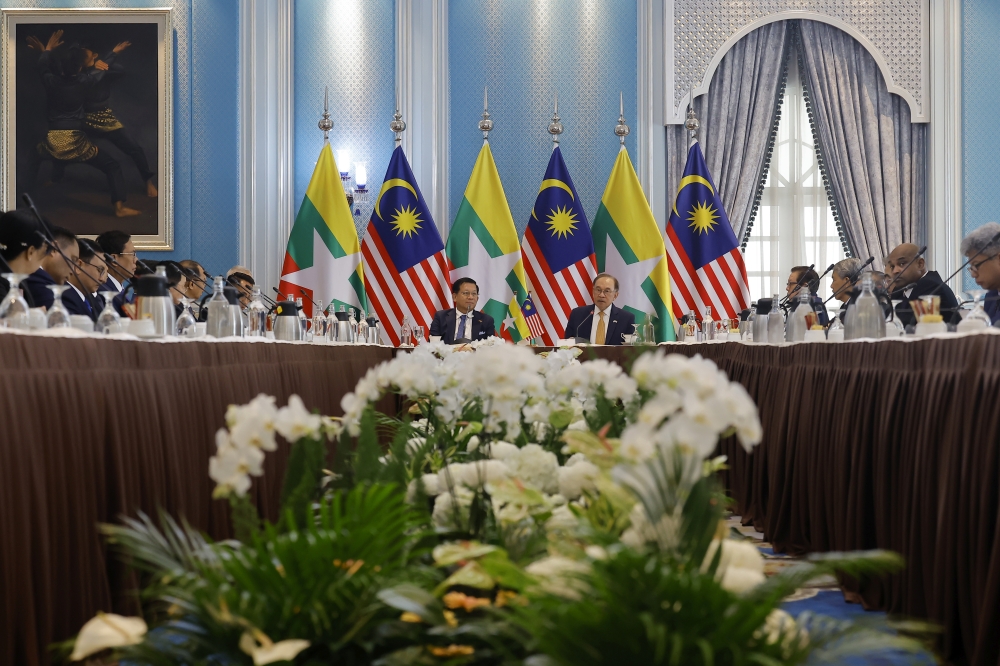 Anwar hosts official luncheon in honour of visiting Myanmar president at Seri Perdana