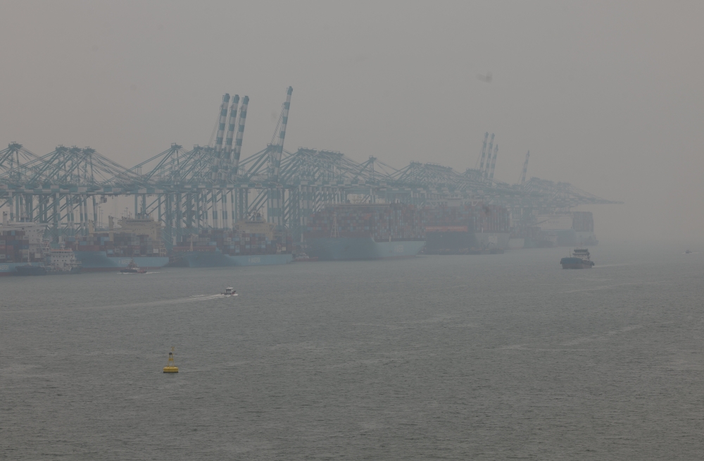 Haze: 15 areas in Malaysia record unhealthy air quality, Pasir Gudang records highest API reading at 180