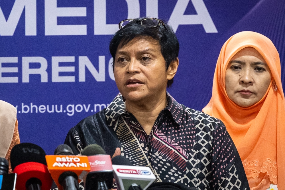 阿扎利娜表示,政府对KWAP和EPF RCI持开放态度,但需视调查结果而定。