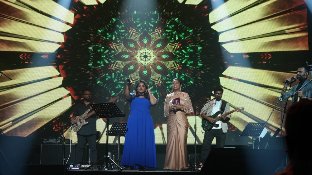 Saindhavi also obliged to song requests from her audience and spontaneously performed Telugu and Malayalam songs as well during the show.