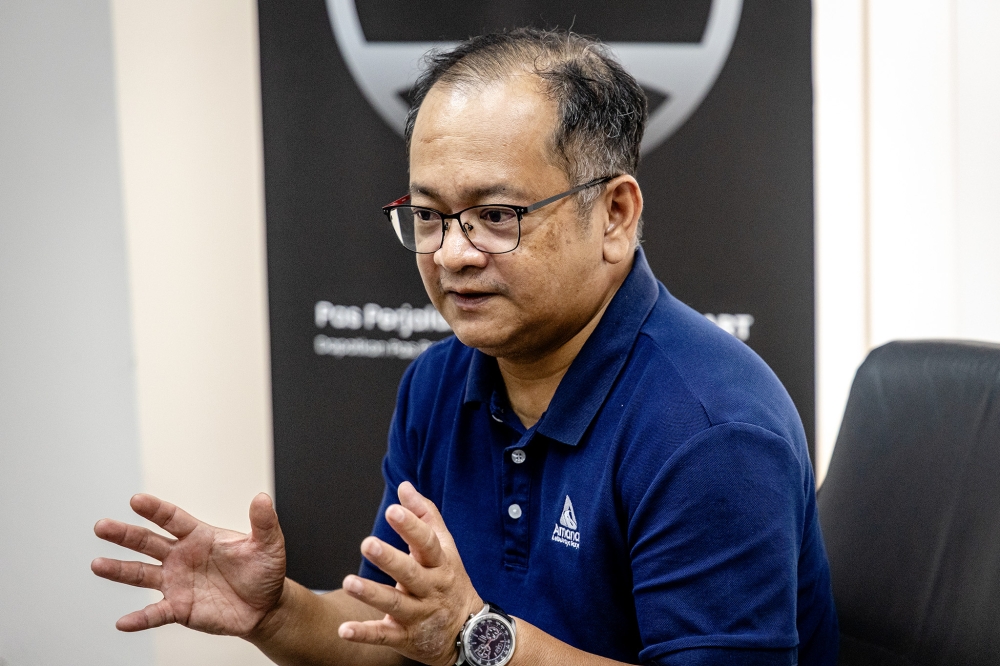 Amanat Lebuhraya Rakyat Bhd group chief executive officer Muhammad Nizam Alias speaks during a press conference at the SMART Tunnel in Kuala Lumpur on October 21, 2026. — Picture by Firdaus Latif