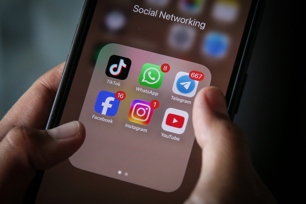 In the age of virality and artificial intelligence, Malaysians must do the same: stop sharing school violence photos and videos. — Picture by Yusof Isa