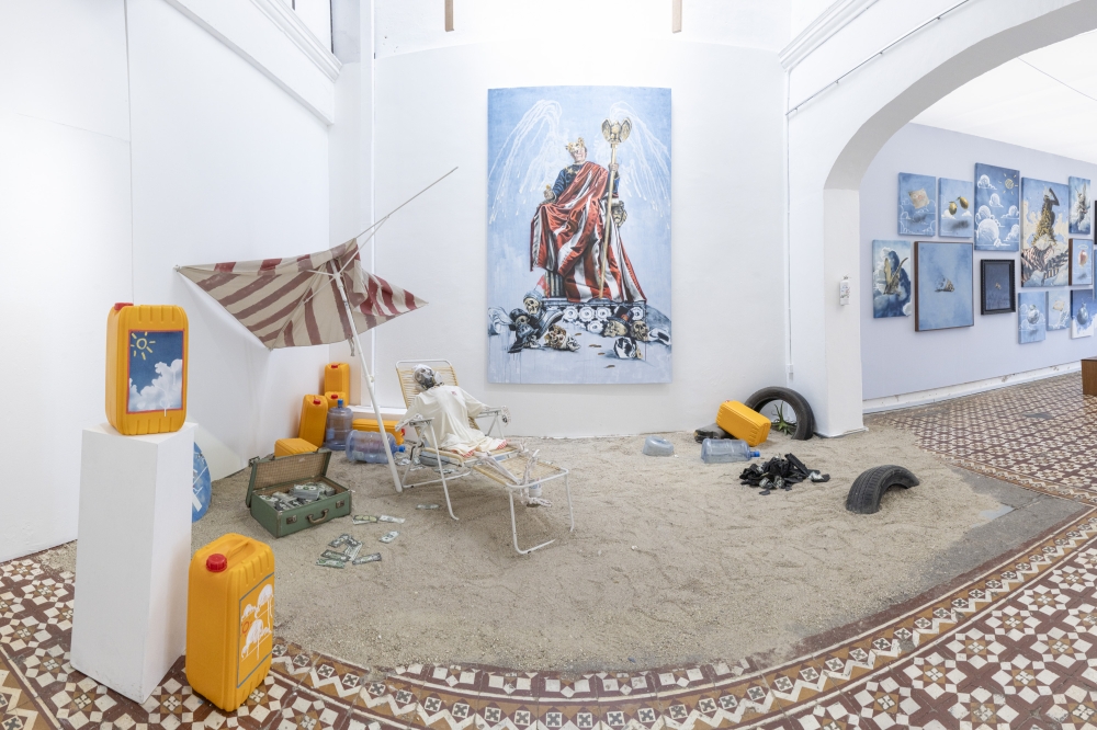 The installation of the skeleton with the reinterpretation of the Lord of the World in the background. — Picture courtesy of Cultprint 