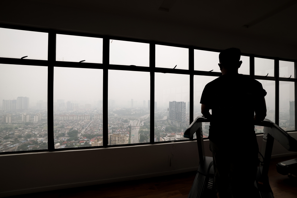 Your aircon isn’t cleaning your air, and bowls of water won’t either: What haze does indoors