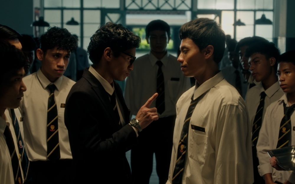 Dai Fuad (left) as Pa and Zarif Ghazzi as Abbas in a confrontation scene from ‘Kudrat 1968’. — Picture courtesy of Astro Shaw