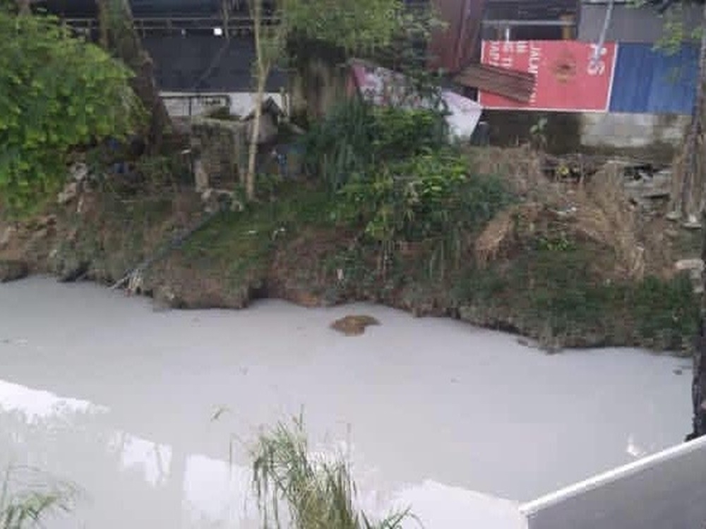 Johor DoE probes white effluent in Sungai Kim Kim, checks CCTV after pollution fears resurface