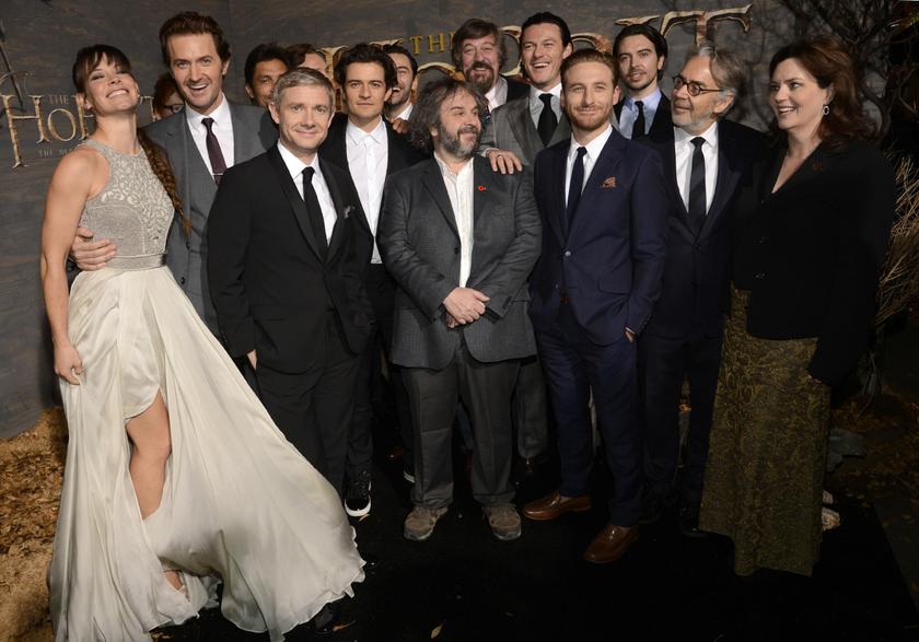 Cast and crew members pose for photographers at the premiere of the film u00e2u20acu02dcThe Hobbit: The Desolation of Smaugu00e2u20acu2122 in Los Angeles December 3, 2013. u00e2u20acu201d Reuters pic