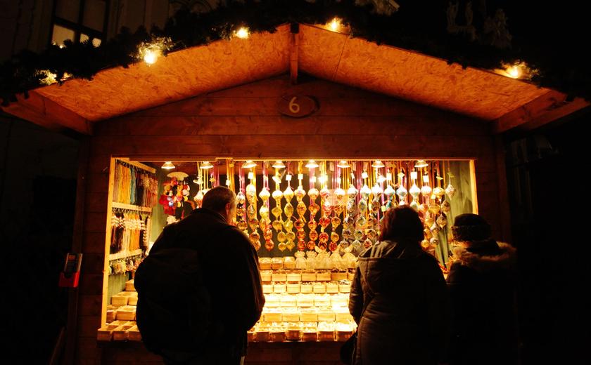 An advent market stand is pictured in Vienna November 25, 2013. The German expression ‘Es weihnachtet sehr’ (It's getting very Christmassy) fits the mood in Vienna.