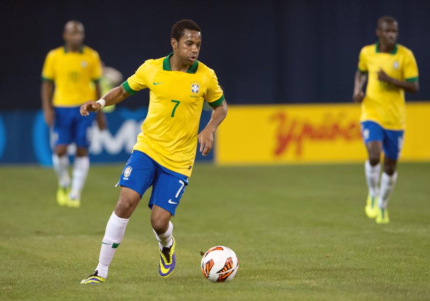 Brazil forward Robinho (7) takes the ball up field during the second half in a friendly football game against Chile at Rogers Centre. Brazil won 2-1. u00e2u20acu201d Reuters pic