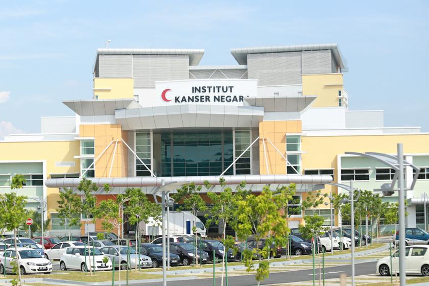The newly-completed National Cancer Institute, situated next to Hospital Putrajaya. u00e2u20acu201d Picture by Saw Siow Feng