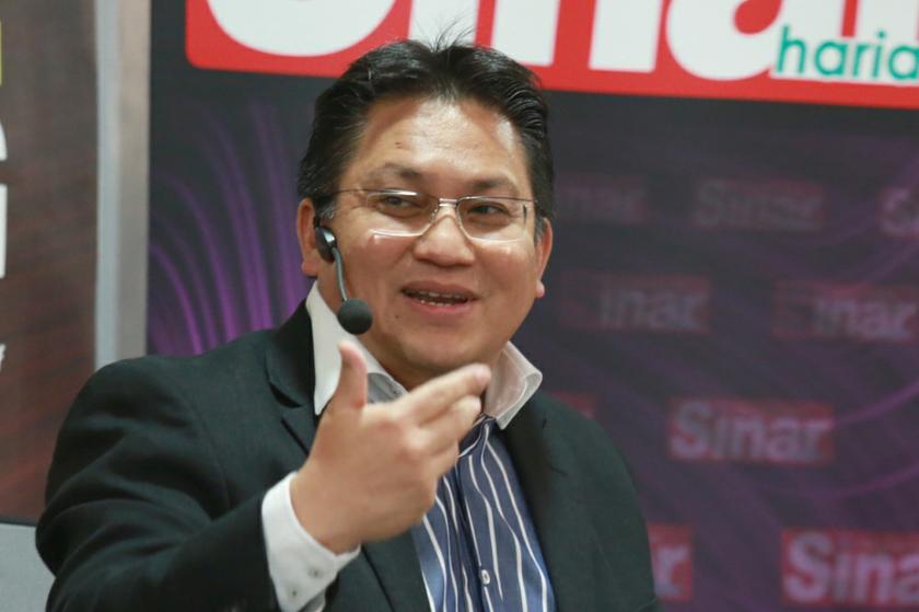 Datuk Nur Jazlan Mohamed. Siow Feng Saw