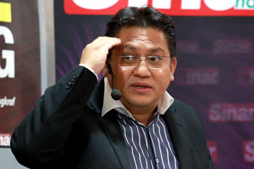 Datuk Nur Jazlan Mohamed. Siow Feng Saw
