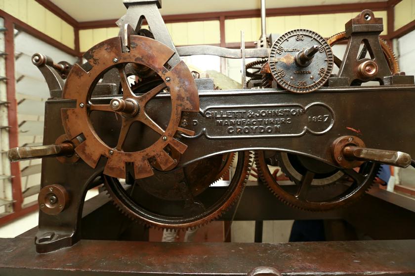 The 117-year-old cable drum for the minute (left) and the cable drum for the clock and bell are still functioning well.