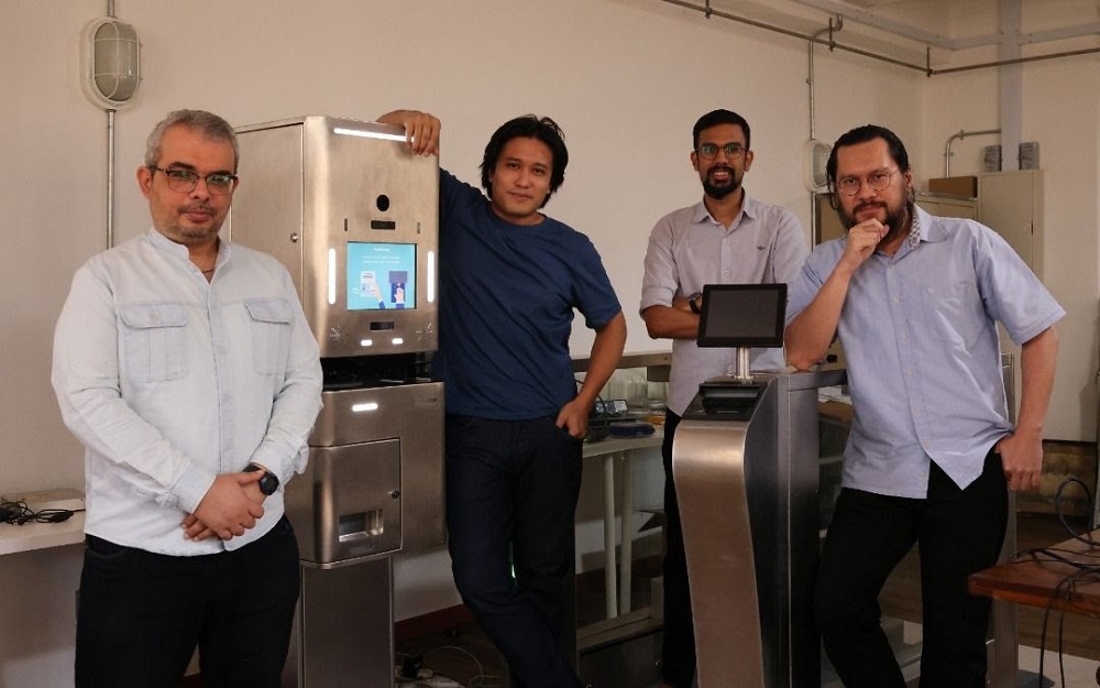 The winning team. From Left: Amjad Ali Alhaneesh, Faisal Ariff, Sherman Peter and Nik Emir Rizan Sulaiman. u00e2u20acu201d Picture courtesy of Faisal Ariff