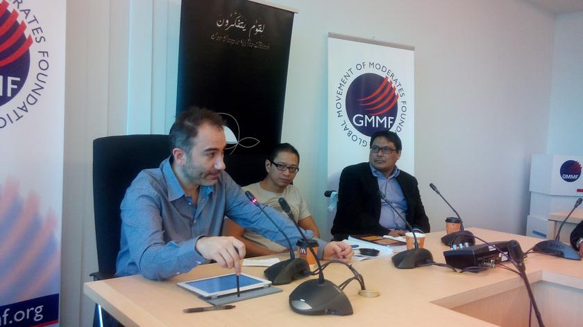 (Left to right) Mustafa Akyol, Dr Azmi Sharom, Dr Ahmad Farouk Musa attend a forum on Islam and freedom of expression, in Kuala Lumpur February 16, 2014. u00e2u20acu201d Picture by Ida Lim