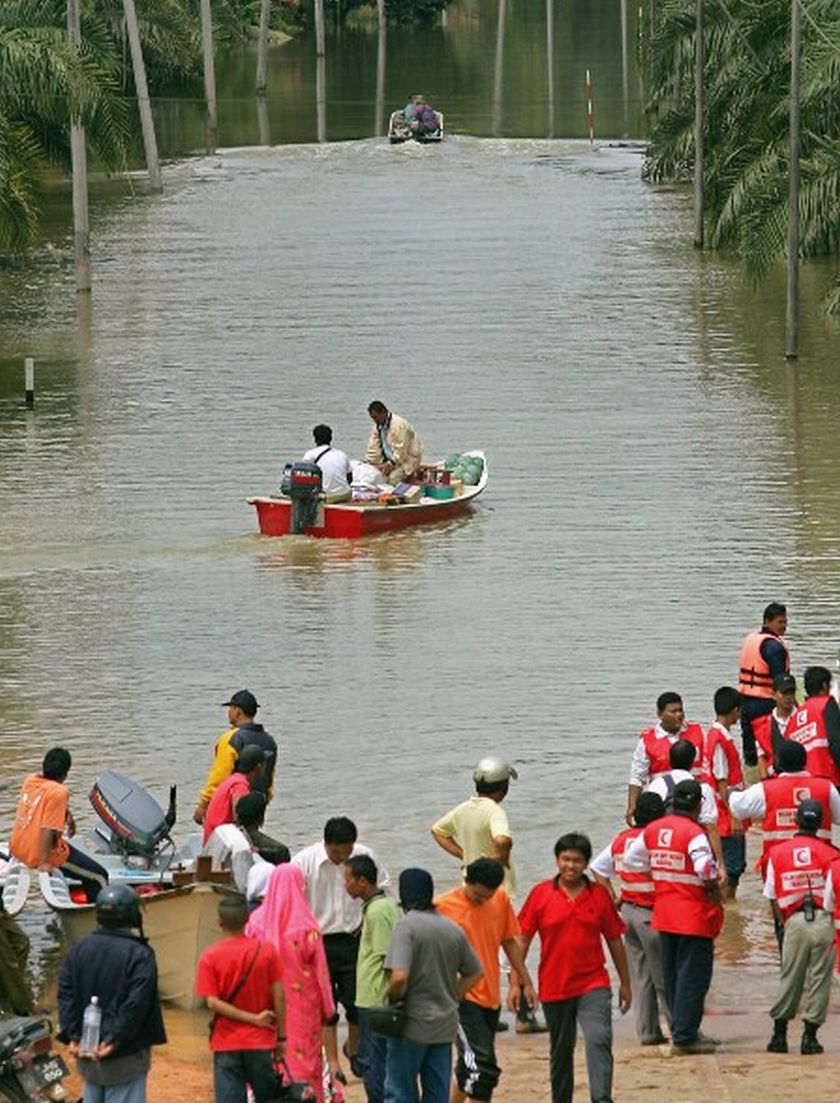 Eight schoolchildren drowned in the Muar river in Malaysiau00e2u20acu2122s southern Johor state. u00e2u20acu201d AFP pic