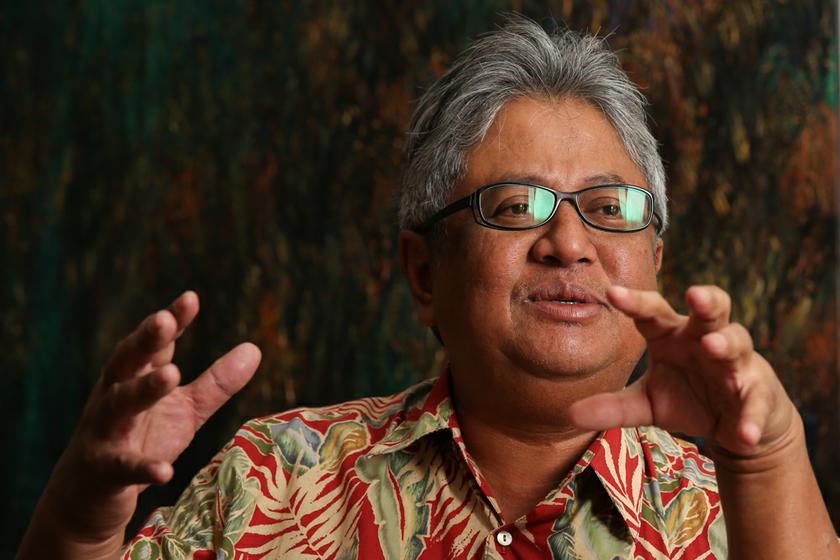 Zaid speaks at an interview at his home in Petaling Jaya on February 17, 2014. u00e2u20acu201d Picture by Saw Siow Feng