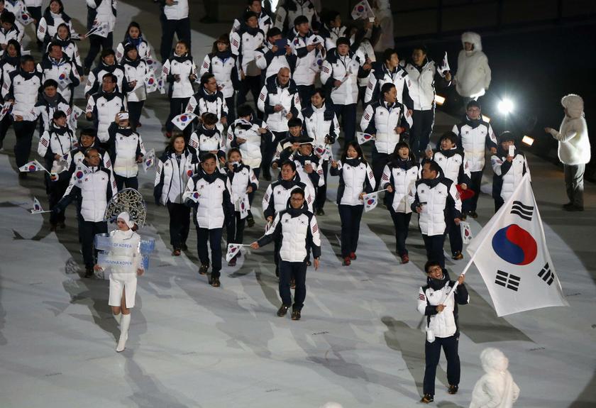 South Korea's flag-bearer Lee Kyou-hyuk leads his country's contingent during the athletes' parade at the opening ceremony of the Sochi 2014 Winter Olympic Games February 7, 2014. u00e2u20acu201d Reuters pic