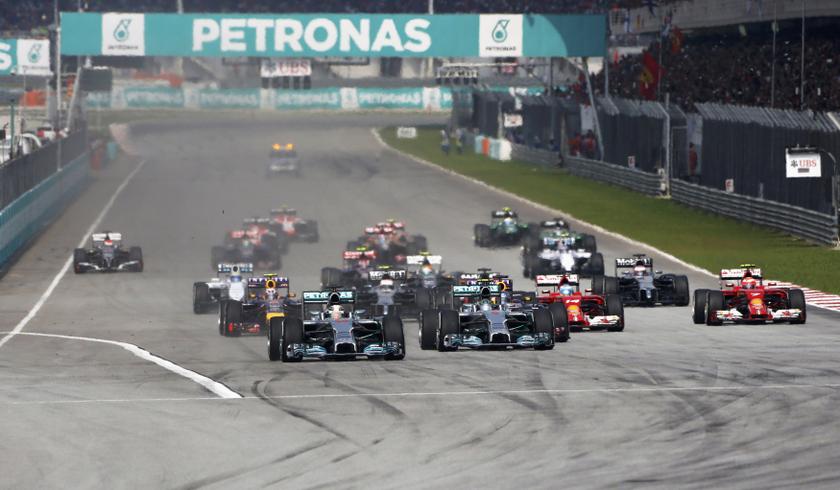 Mercedes Formula One driver Lewis Hamilton of Britain leads the pack during the Malaysian F1 Grand Prix at Sepang International Circuit outside Kuala Lumpur, March 30, 2014. u00e2u20acu201d Reuters pic