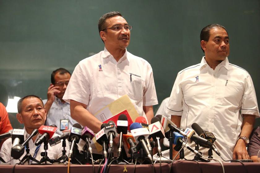 MAS CEO, Ahmad Jauhari Yahya and Datuk Seri Hishammuddin Hussein update the media representatives of the latest development on the missing Malaysia Airlines flight MH370 at the Sama Sama Hotel, Kuala Lumpur, March 8, 2014. u00e2u20acu201d Picture by Choo Choy May