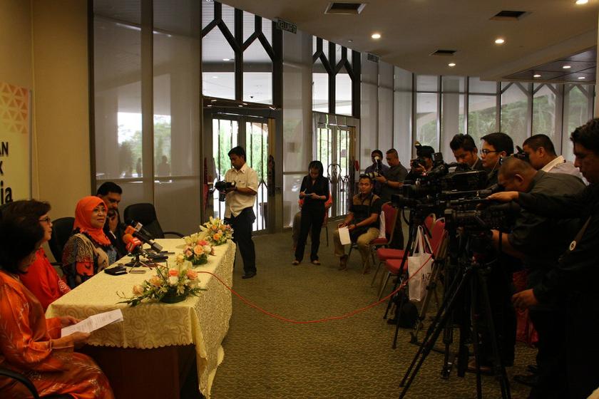 Women, family and community development minister Datuk Rohani Abdul Karim (third left)said today the children of the Malaysian couple on trial in Sweden are in good hands and are slowly adjusting to their life in Malaysia.