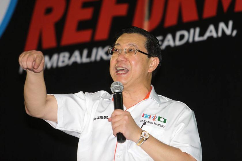 lLim Guan Eng speaks to the crowd at the launch of Reformasi 2.0 at the Kajang Stadium, March 21, 2014. u00e2u20acu201d Picture by Choo Choy May