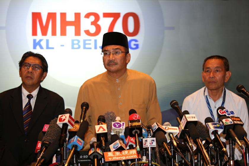 DCA chief Datuk Azharuddin Abdul Rahman, Datuk Seri Hishammuddin Hussein and MAS CEO Ahmad Jauhari Yahya at a press conference on MH370 today at KLIA in Sepang, on March 13, 2014. u00e2u20acu201d Picture by Saw Siow Feng