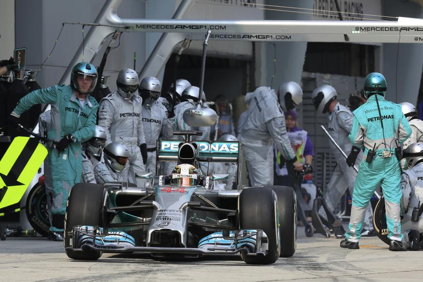 Mercedes Formula One driver Lewis Hamilton of Britain completes a pitstop during the Malaysian F1 Grand Prix at Sepang International Circuit, March 30, 2014.u00c2u00a0u00e2u20acu201du00c2u00a0Reuters pic