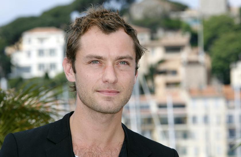 British actor Jude Law is in negotiations to join spy caper 'Susan Cooper,' and is reportedly close to concluding negotiations with 20th Century Fox.n u00e2u20acu201d AFP pic