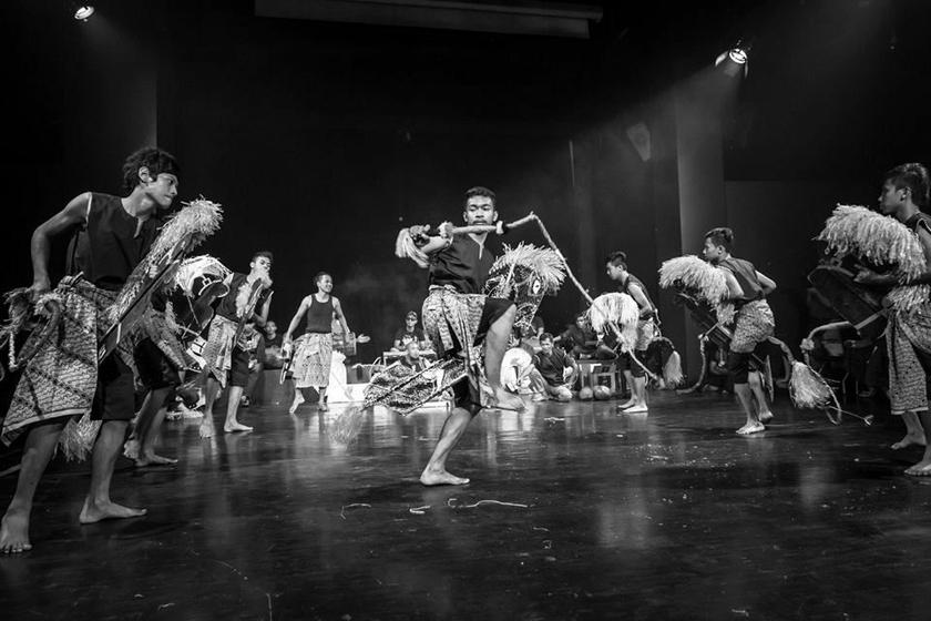 A group of dancers performing the Kuda Kepang. u00e2u20acu2022 Picture by Mahesan Selladurai