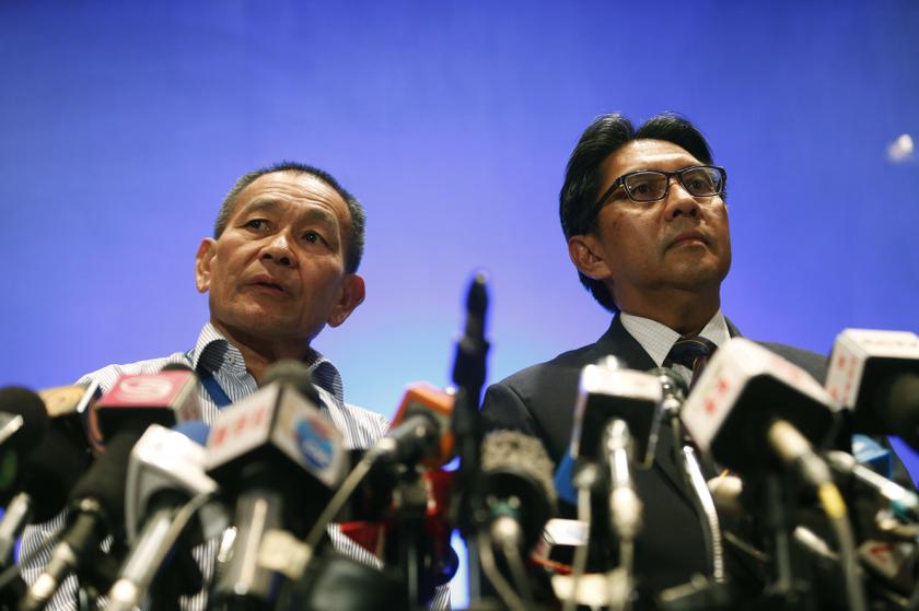 Malaysian Airlines CEO Ahmad Jauhari Yahya and Department of Civil Aviation (DCA) Director General Datuk Azharuddin Abdul Rahman (right) take questions at a news conference in Sepang March 10, 2014. u00e2u20acu201d Reuters pic