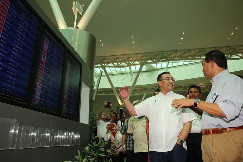 Acting Minister of Transport Datuk Seri Hishammuddin Tun Hussein tours KLIA2 to inspect the Operational Readiness and Transfer exercise, April 12, 2014. u00e2u20acu201d Picture by Choo Choy May