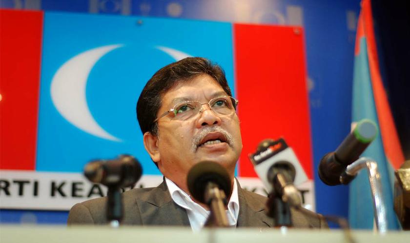 Member of Parliament Sungai Petani, Datuk Johari Abdul during a press conference at the PKR Headquarters at Merchant Square. u00e2u20acu201d Picture by Yusof Mat Isa
