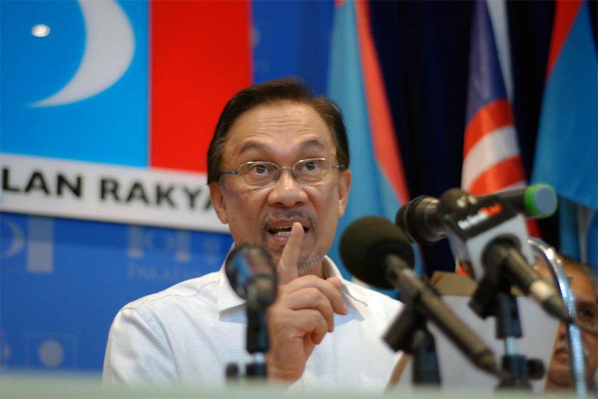 Opposition Leader Datuk Seri Anwar Ibrahim. u00e2u20acu201d Picture by Yusof Mat Isa