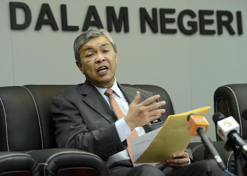 Datuk Seri Ahmad Zahid Hamidi at a press conference on British Overseas Citizens (BOC) passport holders at the Home Ministry on April 11, 2014. u00e2u20acu201d Bernama pic