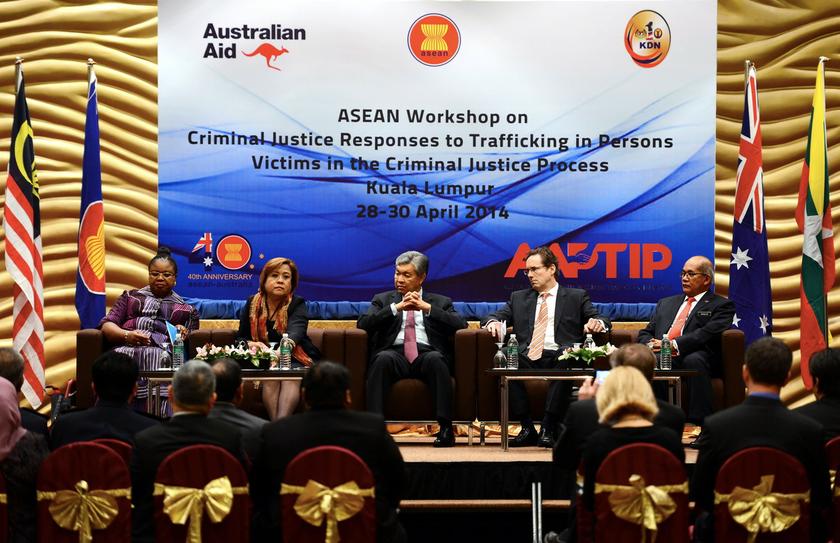 Datuk Seri Dr Ahmad Zahid Hamidi (centre) attends the Fourth Asean Workshop on Criminal Justice Responses to Trafficking in Persons in Kuala Lumpur, on April 28, 2014. u00e2u20acu201d Bernama pic
