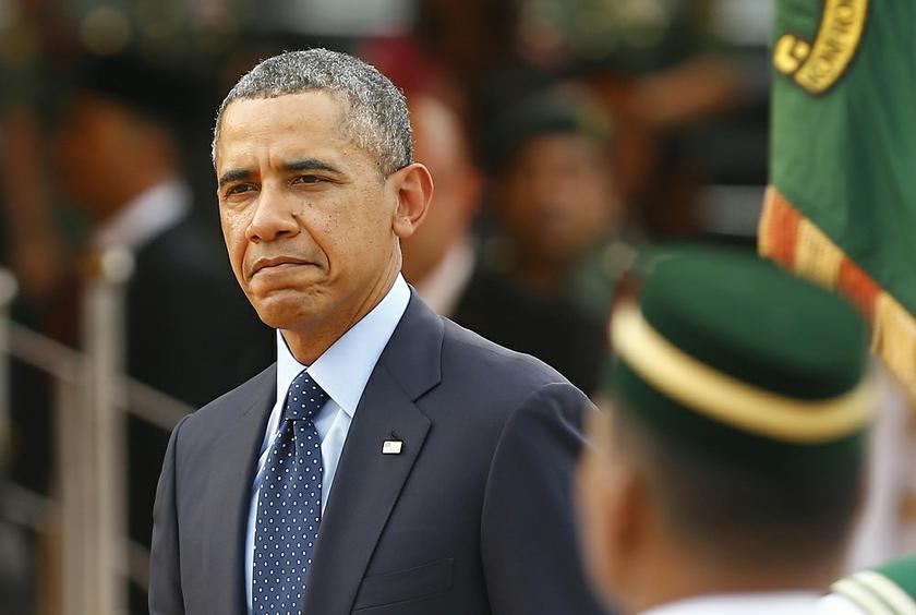 US President Barack Obama inspects an honour guard during a state welcoming ceremony outside the Parliament house in Kuala Lumpur April 26, 2014. u00e2u20acu201d Reuters pic