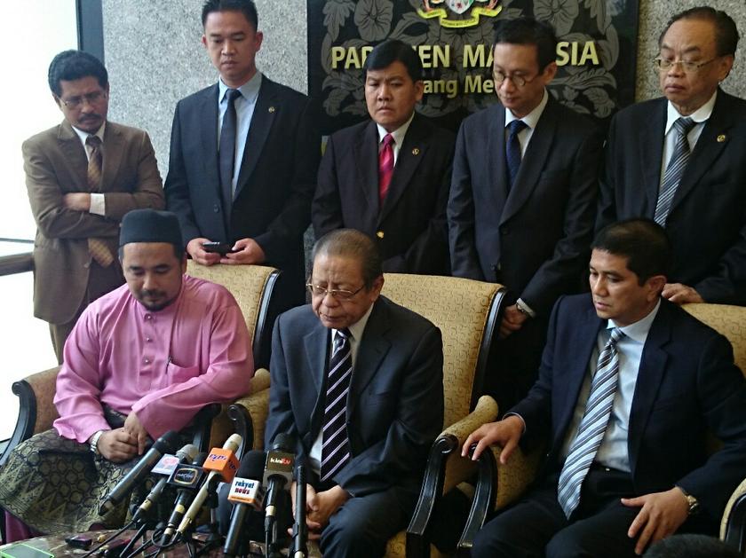 PR MPs, led by DAP's Lim Kit Siang, hold a press conference in Parliament April 1 2014. u00e2u20acu201d Picture by Zurairi AR