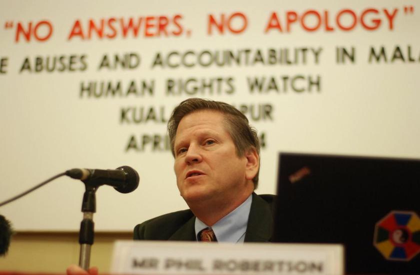 Human Rightsu00e2u20acu2122 Watch Asia director Phil Robertson speaking at the  u00e2u20acu02dcNo Answers, No Apology: Police Abuse and Accountability in Malaysiau00e2u20acu2122 press conference at Corus Hotel, April 2, 2014. u00e2u20acu2022 Picture by Yusof Mat Isa 