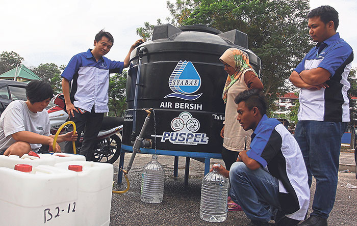 Syabas has refuted claims it sold treated water to industrial and commercial consumers. u00e2u20acu201d Picture by Azinuddin Ghazali