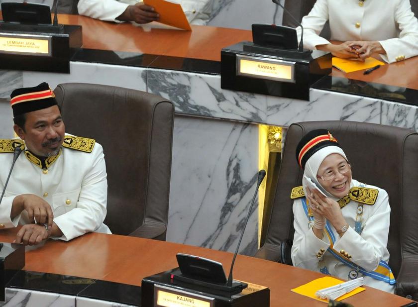 Datuk Seri Wan Azizah Wan Ismail attends the Second Legislative Assembly (DUN) at the State Assembly Building in Shah Alam, on April 7, 2014.