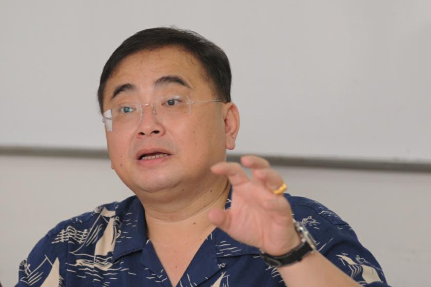 Datuk Wee Ka Siong said the decision on whether to contest or not lies with Najib, April 30, 2014.u00e2u20acu201d Picture by K.E. Ooi